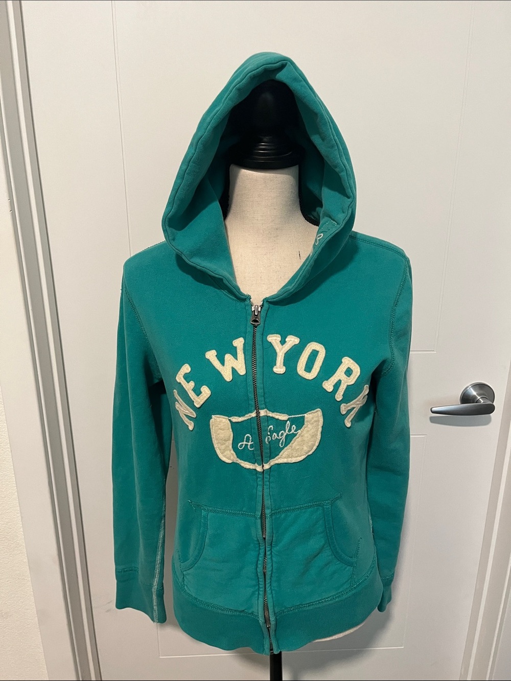 Vintage Y2K American Eagle New York Graphic Zipper Closure Hoodie Sweatshirt